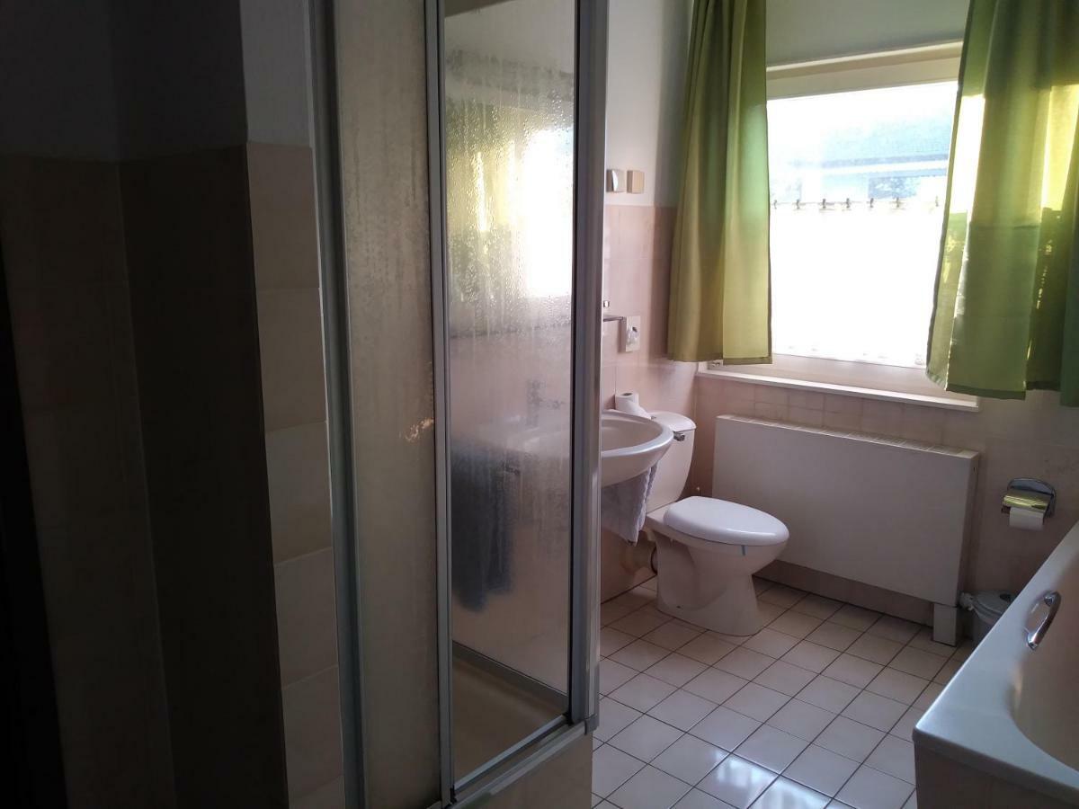 Gaeste Monteurzimmer Haus Suedstadt Solingen Luaran gambar